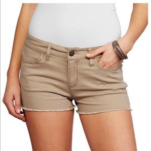 No Boundaries juniors classic khaki cutoff shorts